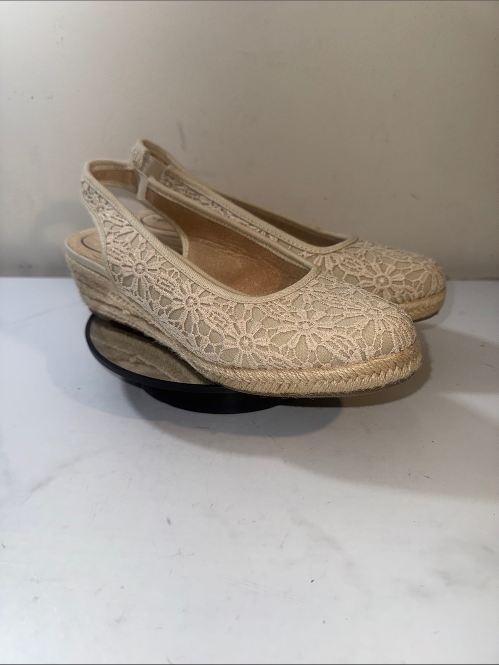 Life Stride Kayden Cream Lace Slingback Espadrille Wedges - Women’s Size 7W